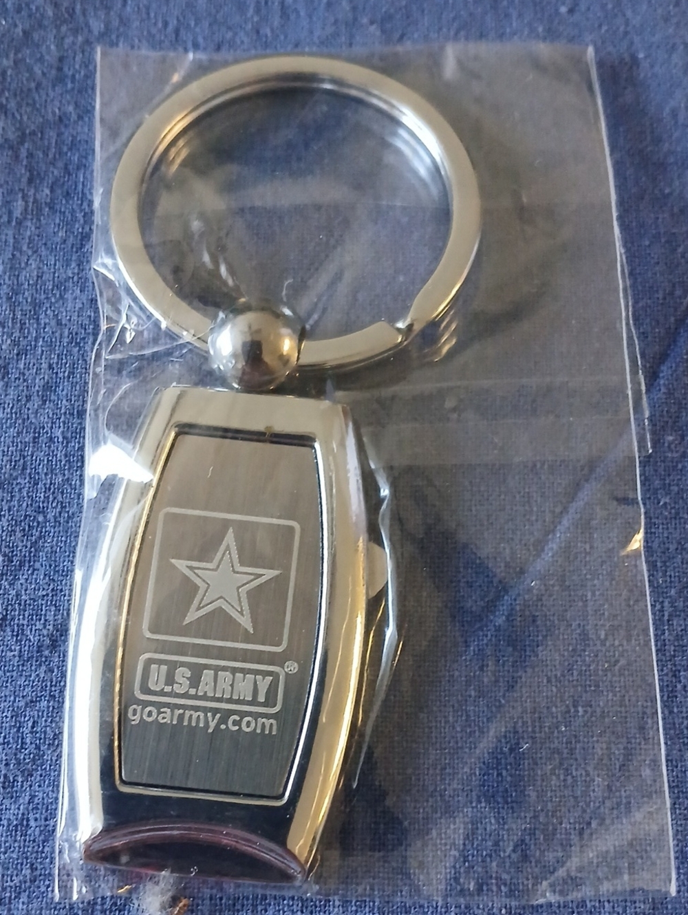 U.S. Army Silver Branded Metal Keyring with Star Logo